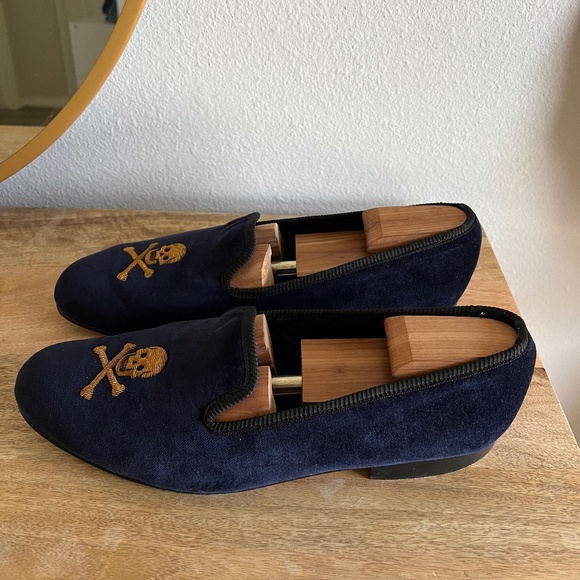 New & Lingwood Navy Skull & Crossbones Prince Albert Velvet Slippers - Picture 3 of 7